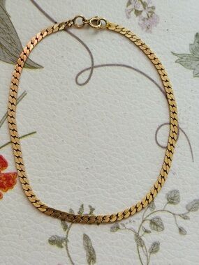 Gold-tone vintage Color Women's Flat Curb Chain Bracelet - Elegant Everyday Wear